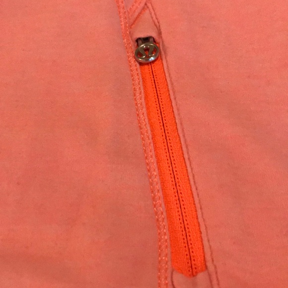 Lululemon Top. Size 4 - Picture 2 of 7